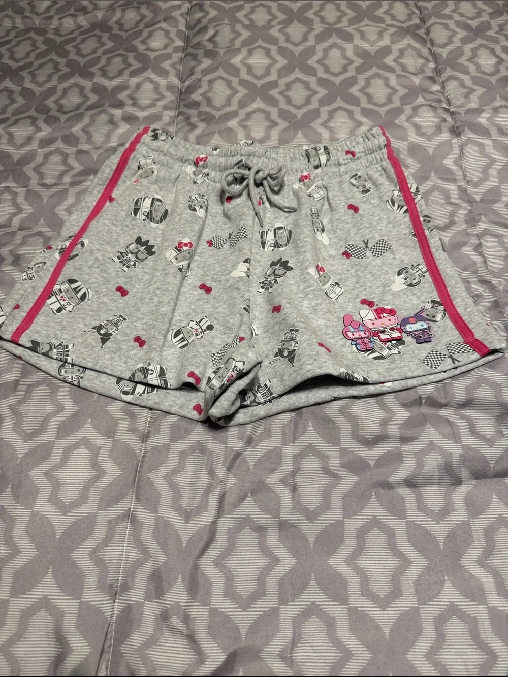 Girls' Hello Kitty Gray & Pink Graphic Lounge Shorts
